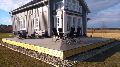 Kesäinen-komposiittiterassi-patiokauppa